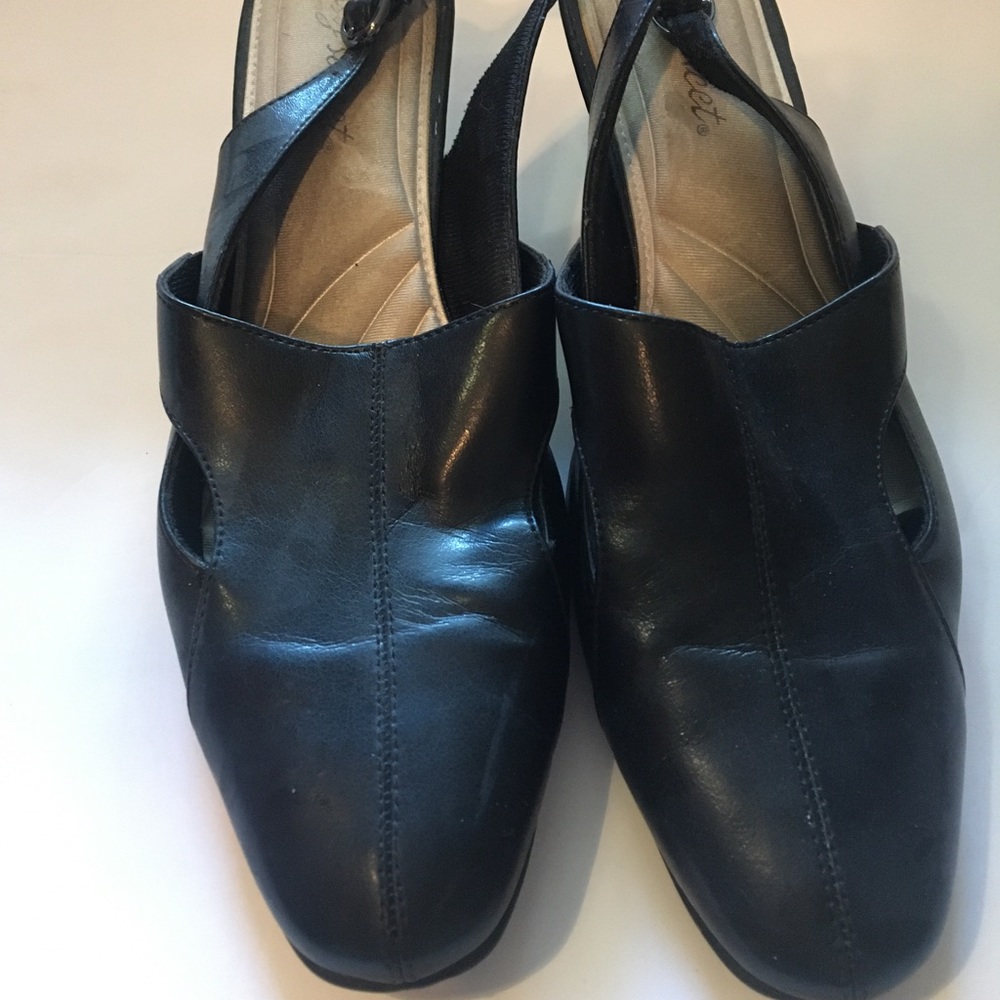 Easy street black heel dress shoes
